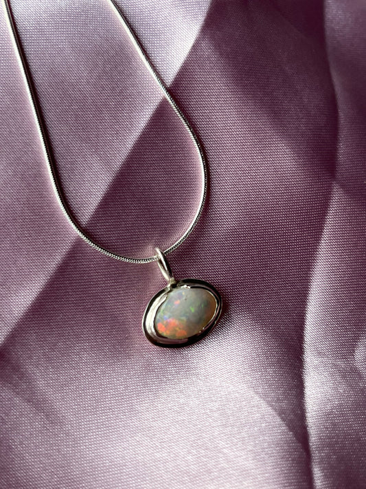 Oval opal Pendant