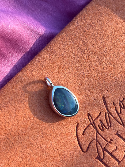 Black Opal Magic - Oval