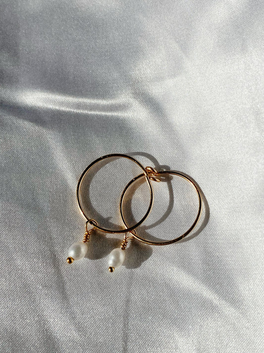 Lea Pearl Hoops Gold