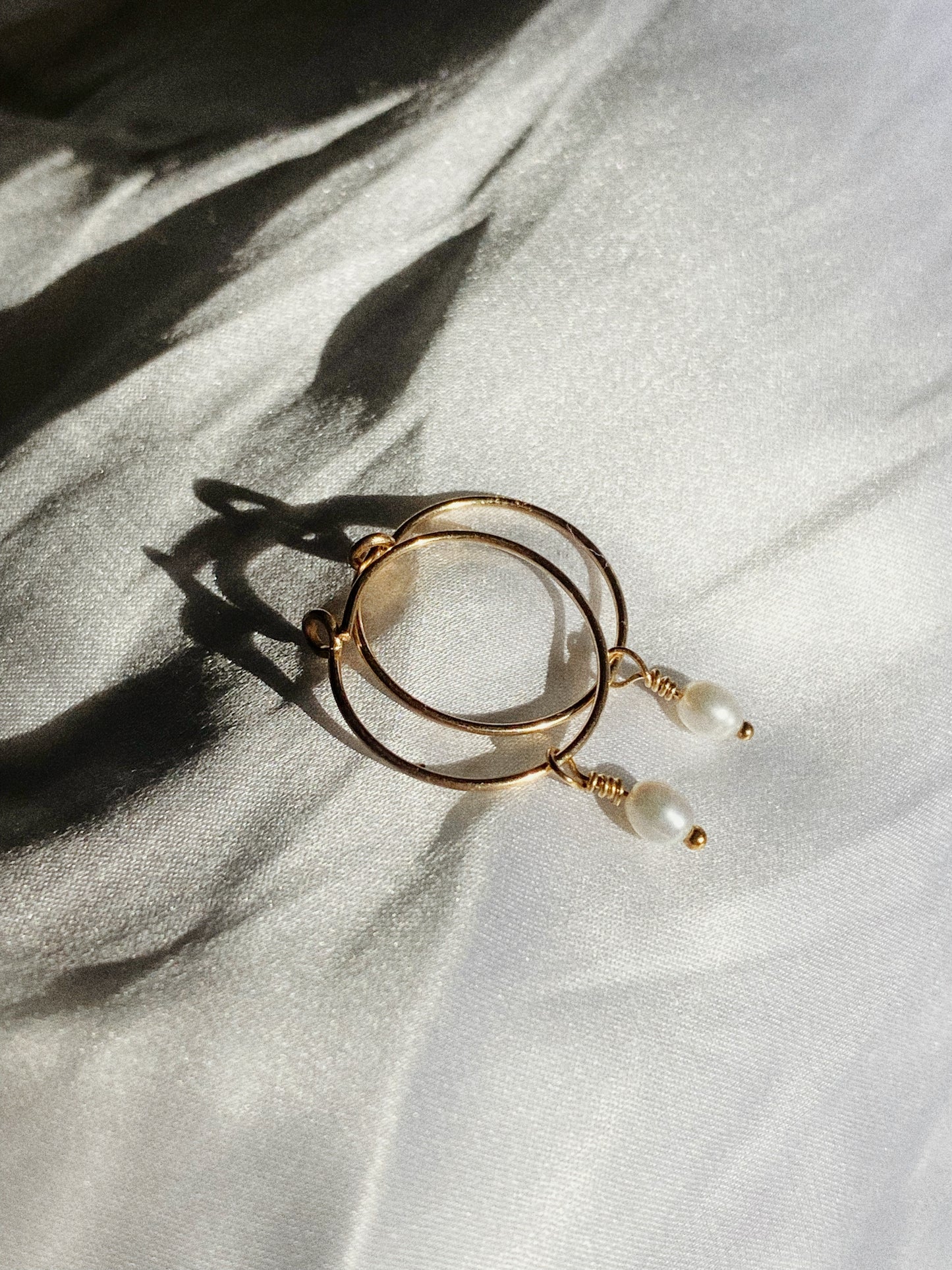 Lea Pearl Hoops Gold