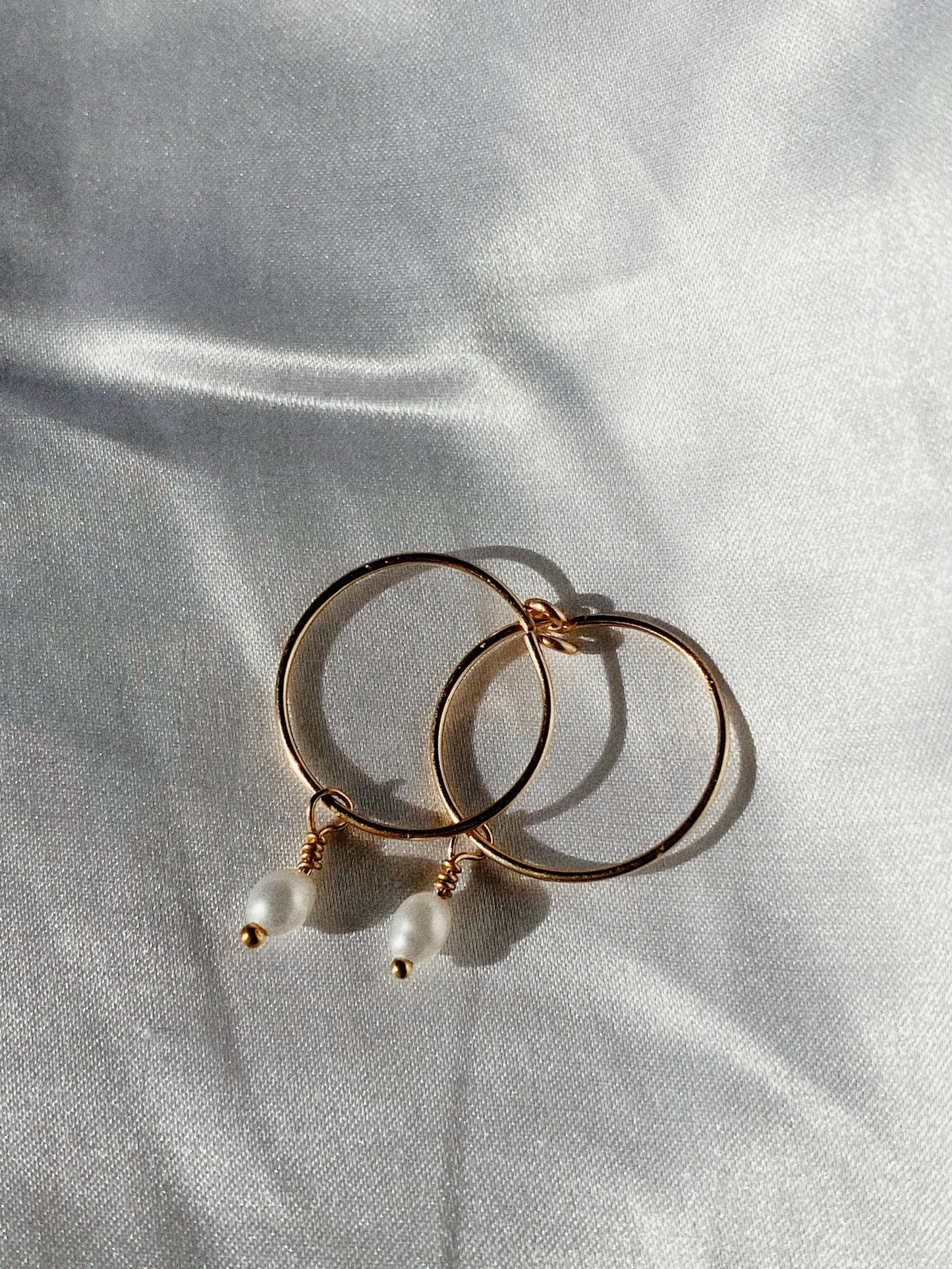 Lea Pearl Hoops Gold